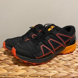 Big boys size 6 Salomon hiking shoes, like new